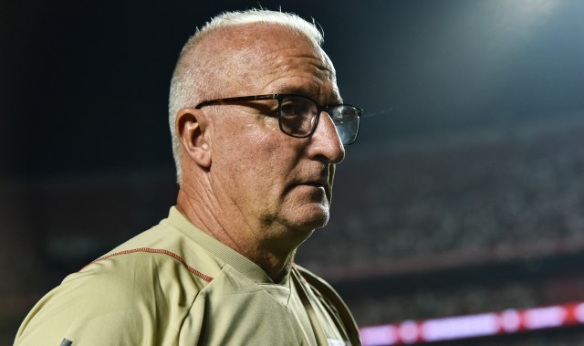 KY开云官网-官方：科林蒂安主帅多里瓦尔下课，本赛季巴甲2胜4平4负