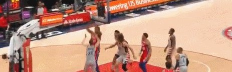 KY开云官网体育下载-左膝恐怖反关节！恩比德再遇伤病将接受核磁检查