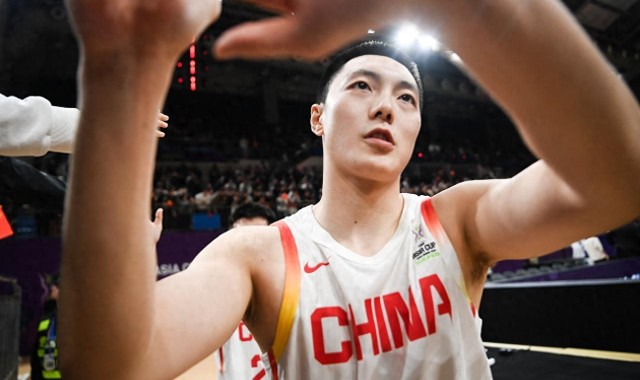 KY开云官网-广东3消息：医生晒胡明轩合照，徐杰解锁新身份，崔永熙复出在即