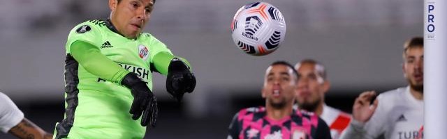 KY开云官网-奇迹！河床老将首发客串守门员助球队获胜