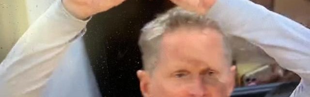 KY开云官网-防得KD打出10年最差一节 勇士的防守杀手锏奏效了