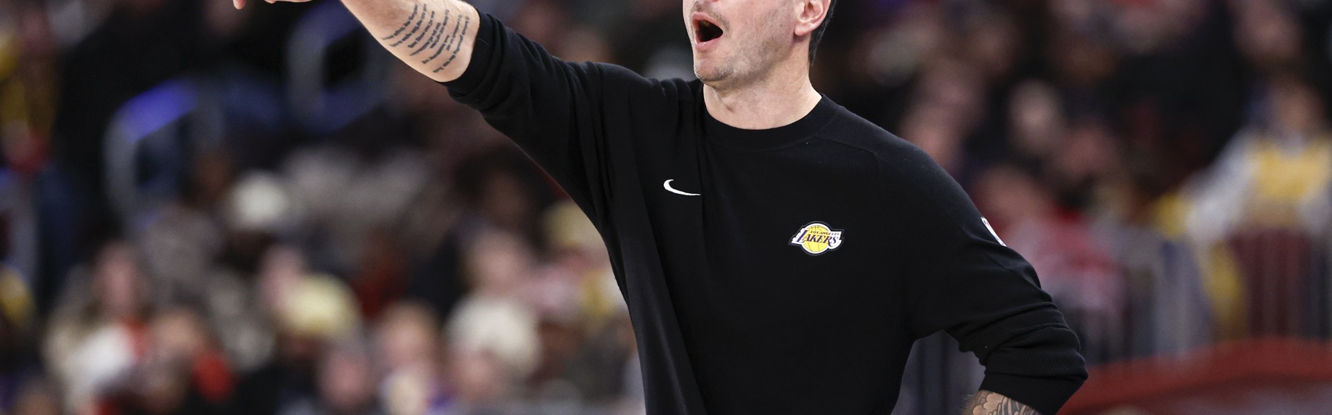 KY开云官网-雷迪克：常规赛排名现在已不重要 我们得找到能打季后赛的球员