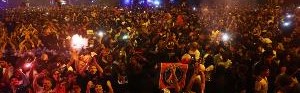 KY开云官网-乐极生悲！法国球迷街头庆祝巴黎夺冠，造成2死192伤，559人被捕