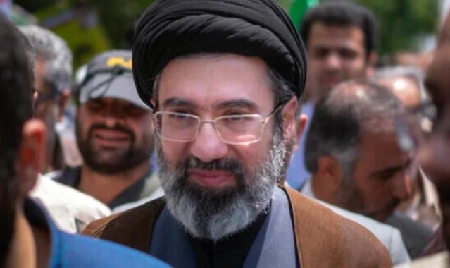 KY开云官网体育下载-小哈梅内遇袭受伤，伊朗各派誓死效忠，不到24小时，81个内鬼被抓