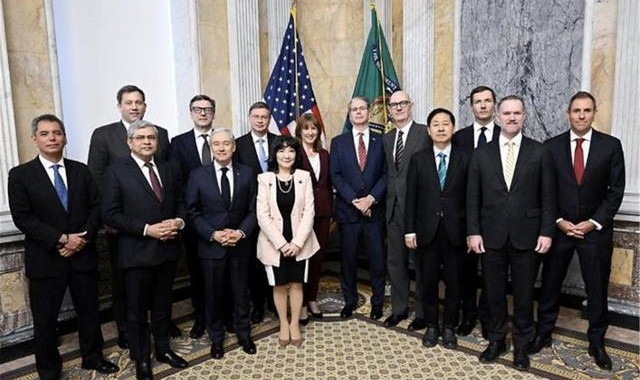 KY开云官网-全面反华？特朗普报复开始，27国联手，逐一淘汰中国制造